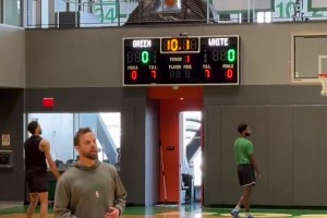 這姿勢(shì)看著怪怪的？塔圖姆的三分球投籃訓(xùn)練